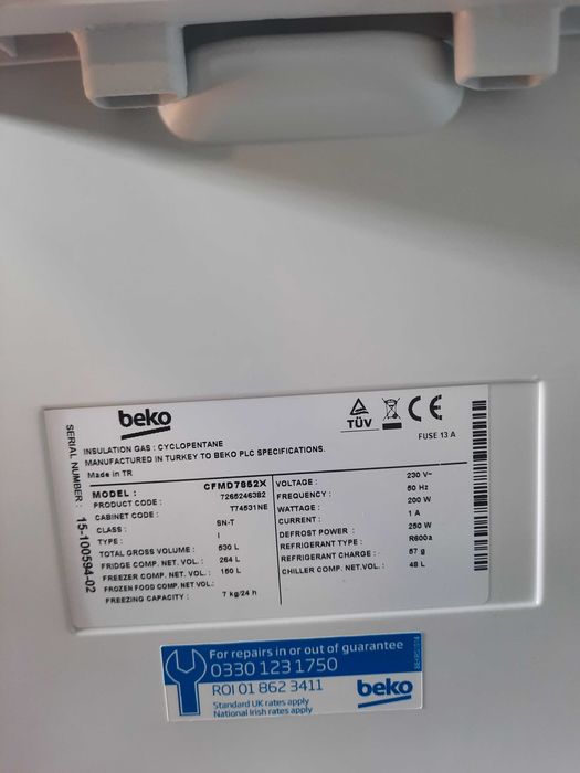 Frigorífico Beko Combinado com Dispensador de Água