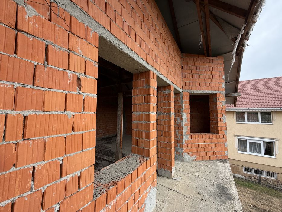 Продаж будинку в престижній локації Барвінка — мкрн. “Лазький берег”