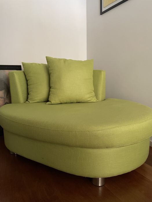 Chaise Longue with two cushions. Linen fabric