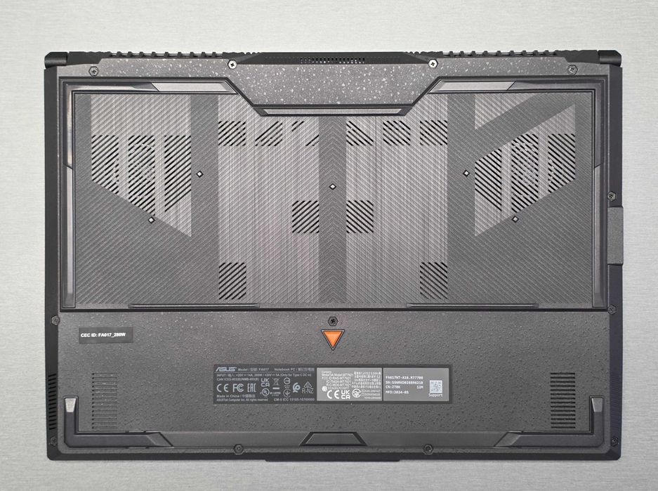 Asus TUF A16 / RX 7700S - 8GB / Ryzen 7 - 7735HS/RAM 16GB/SSD - 512GB