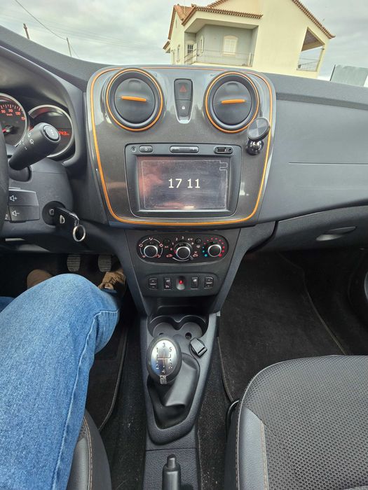 Dacia Sandero Stepway c/NOVO - 83.000KM