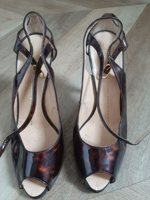 Sapatos novos Giuseppe zanoti