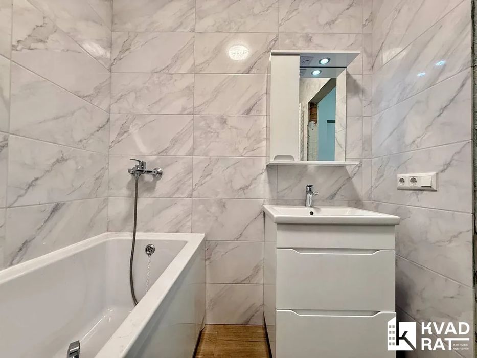 Продаж 2 кімнатної з ремонтом,вул.Короля Данила