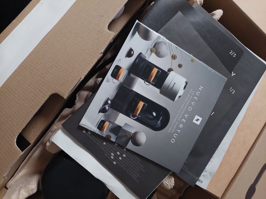 Máquina Nespresso Vertuo Pop + cápsulas - NOVA