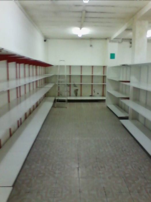 Prateleiras Amovíveis para Estabelecimento Comercial e afins