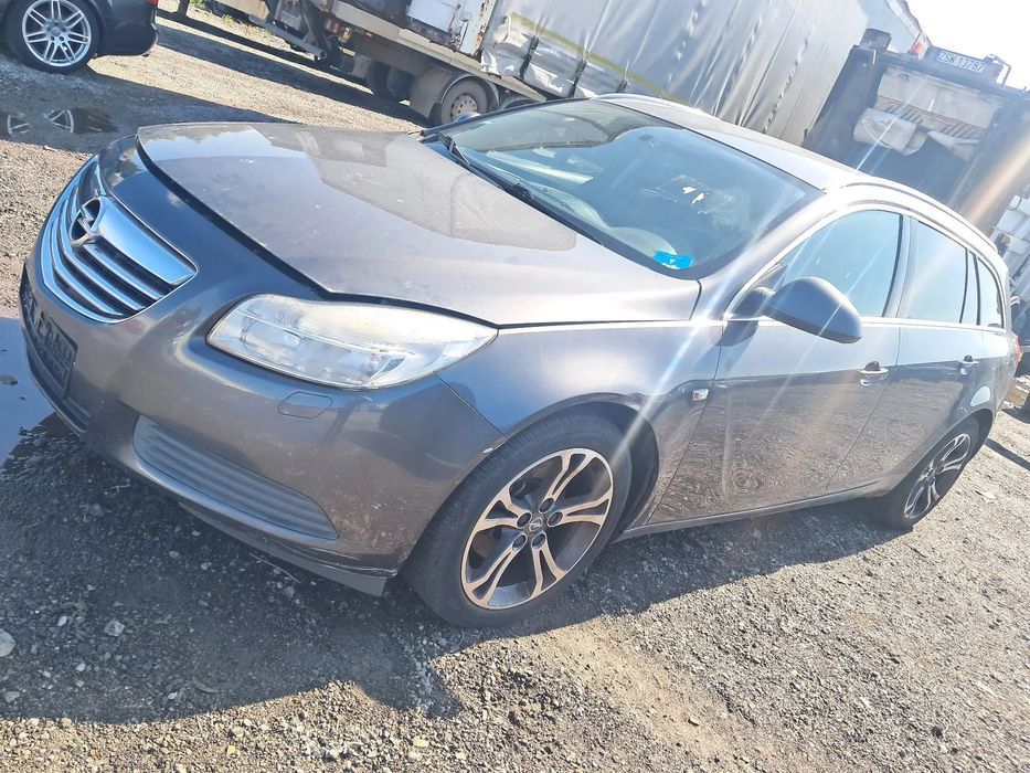 OPEL INSIGNIA A KOMBI 2010 2.0 CDTI KOD LAK: Z177