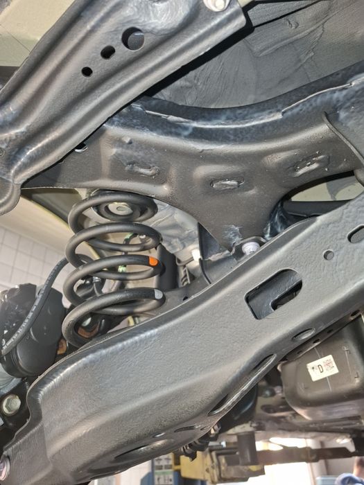 konserwacja nowych aut + Suchy Lód: długotrwała ochrona przed korozją