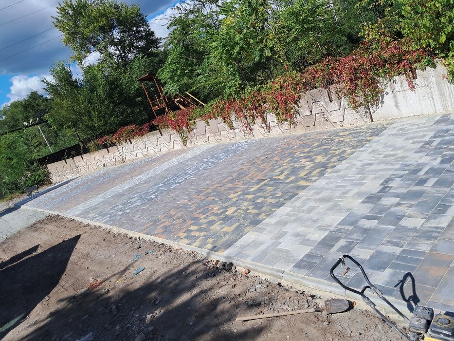 Профессиональная укладка тротуарной плитки. НДС