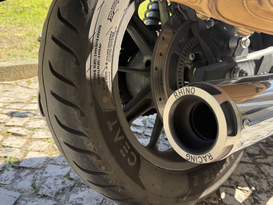 Royal Enfield Super Meteor 650 - 2023