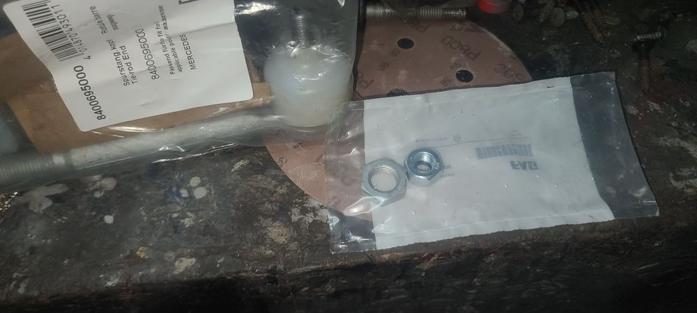 Продам рульові наконечники внутрішні Мерседес W126,W123,W116