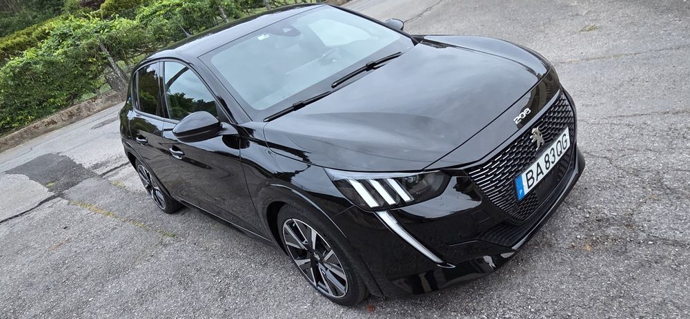 Peugeot e-208  GT