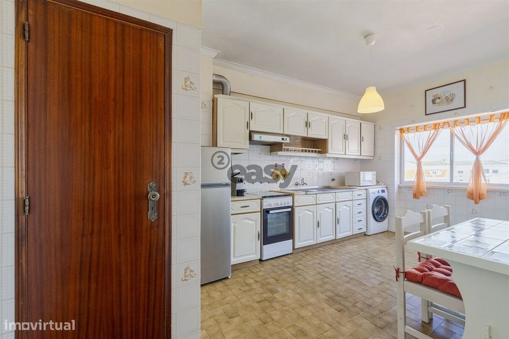 Apartamento T3 com parqueamento e arrecadação — Montijo E Afonsoeiro, Setúbal