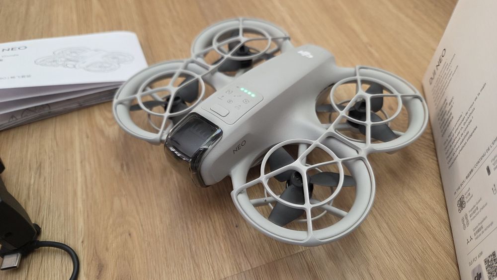 Dron Dji Neo Fly More Combo