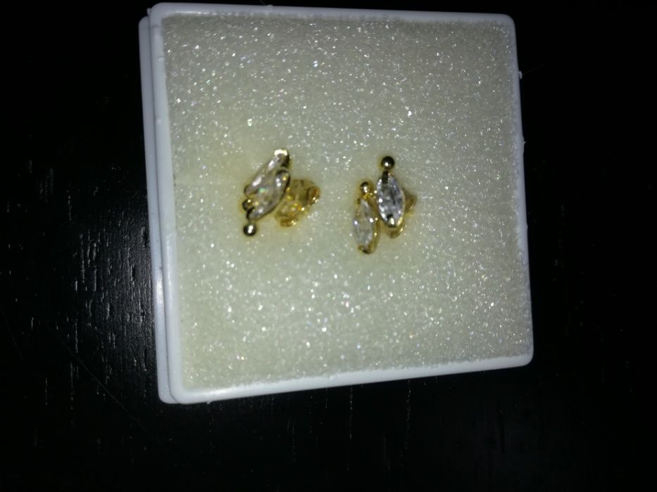 Brincos em pedras semi-preciosas