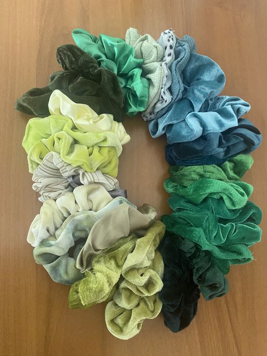 Elásticos em veludo e cetim