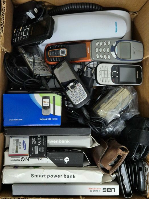 BAÚ dos TELEFONES + Acessórios