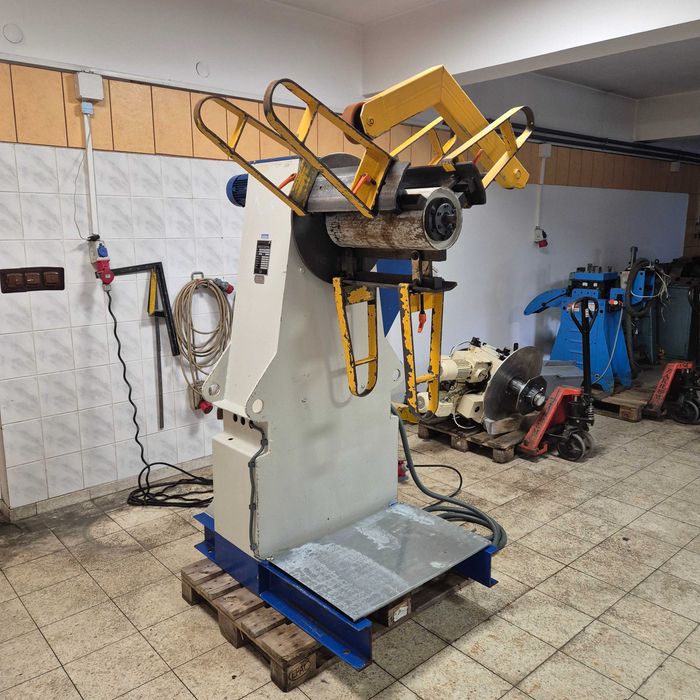 Rozwijak Odwijak do blachy/taśmy z napędem 2000kg