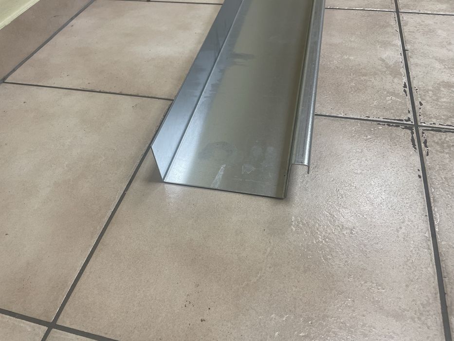 Sprzedam osłonę świateł do przyczepki 125 cm Ocynk
