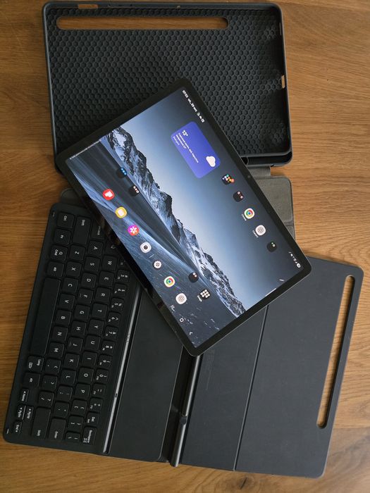 Samsung TAB S8 zestaw z klawiaturą i rysikiem