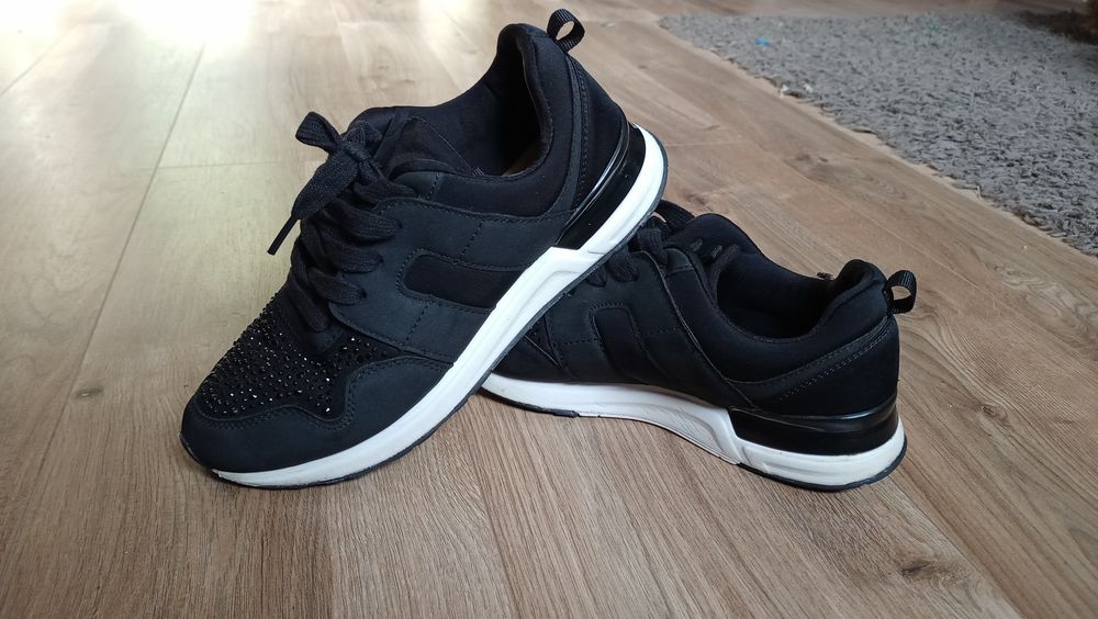 Buty sportowe sneakersy