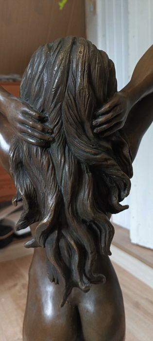 Rzeźba Kobiety z Brązu