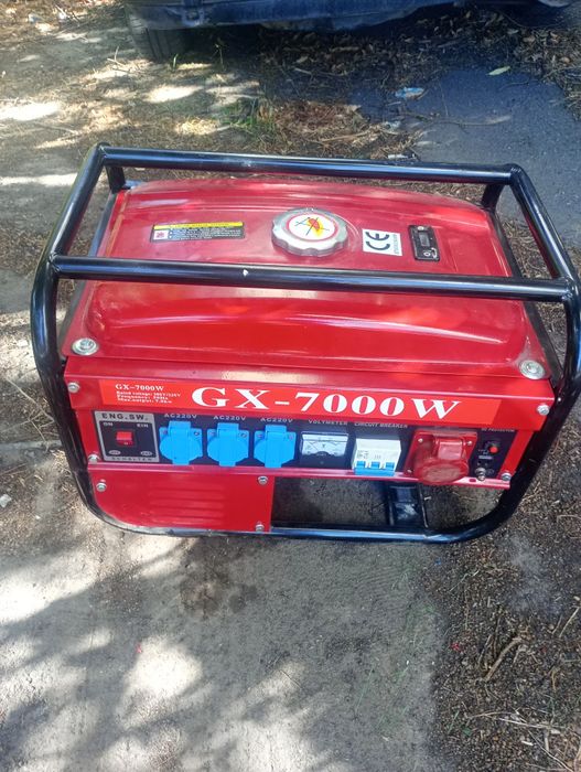 Бензогенератор GX7000W