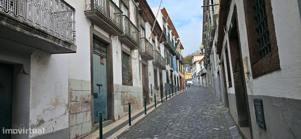 Moradia T21 para venda