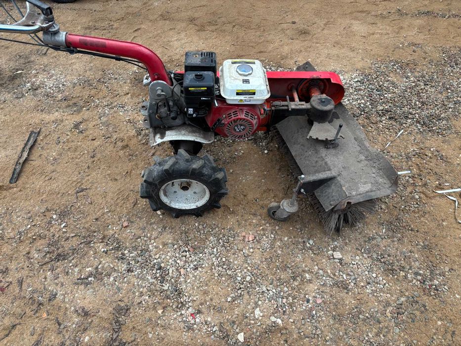 Dzik Zamiatarka spalinowa