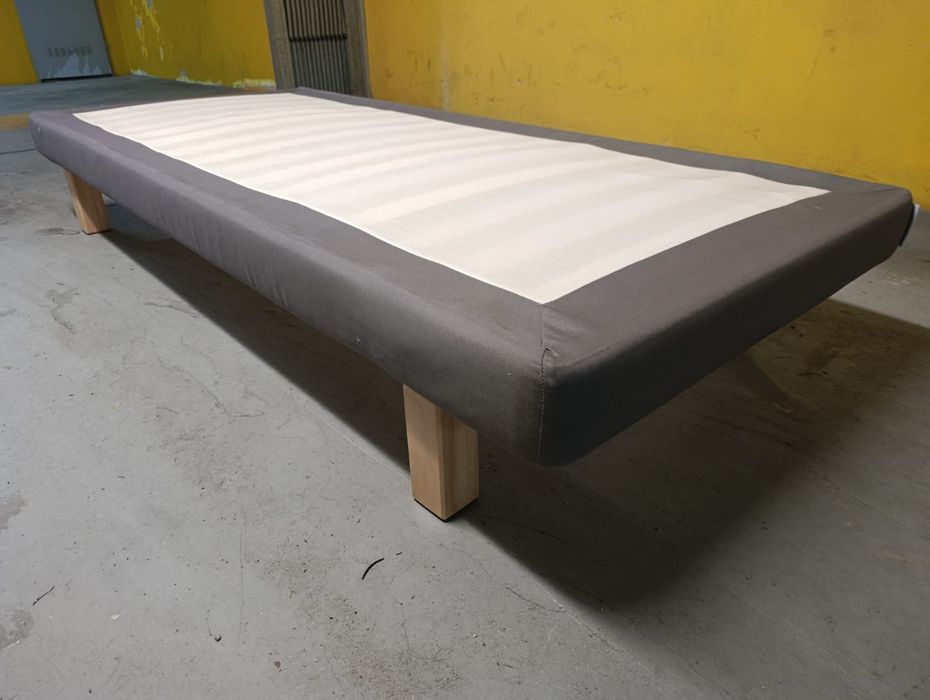 Cama  Ikea como nova