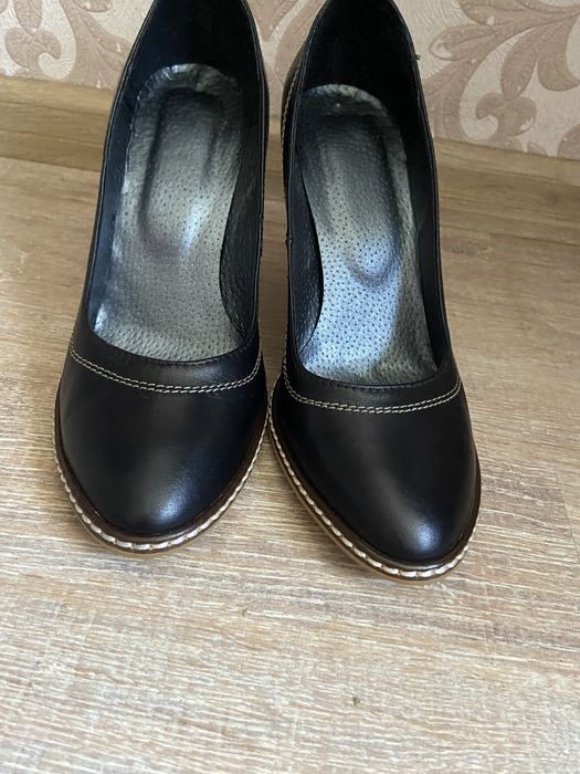 Продам жіночі туфлі