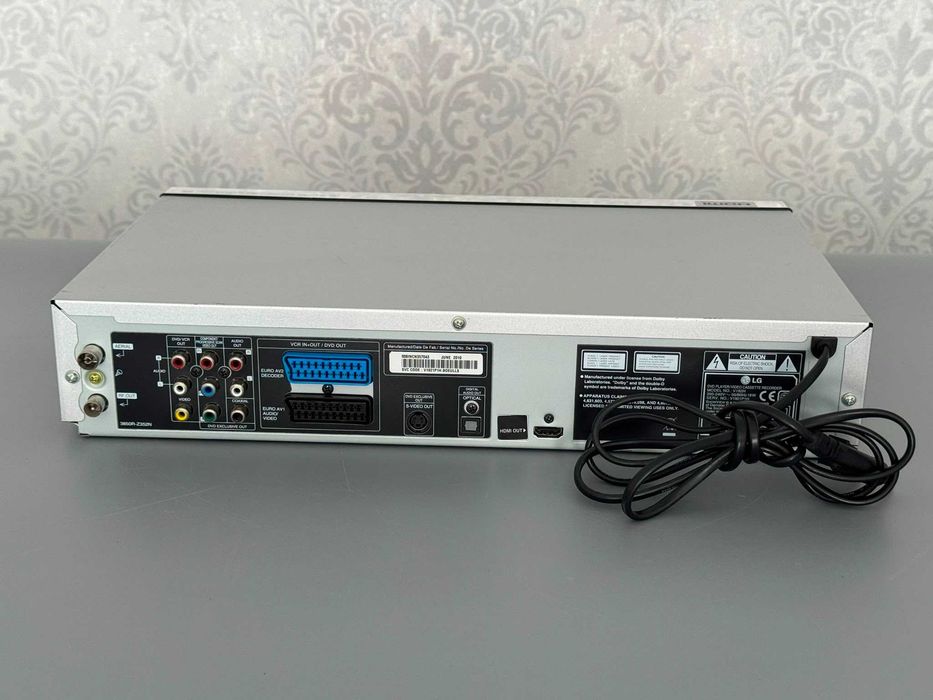 Magnetowid Combo DVD / VHS LG V192H HDMI