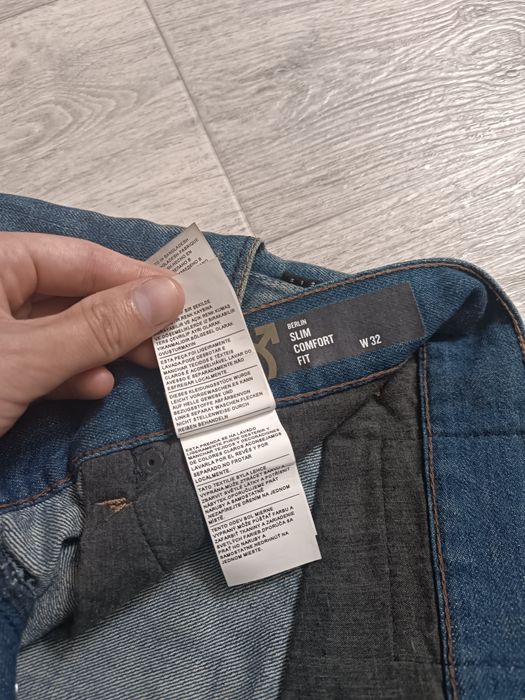 Продам новые джинсовые шорты sisley