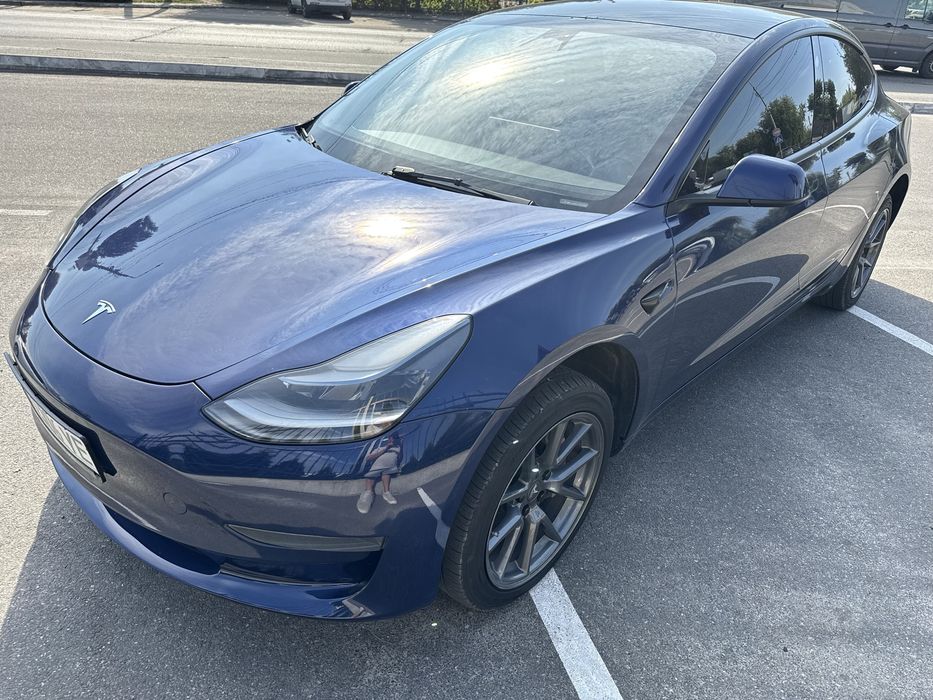 Tesla model 3 2023 залізо фосфат