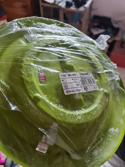 Candeeiro teto novo, na embalagem