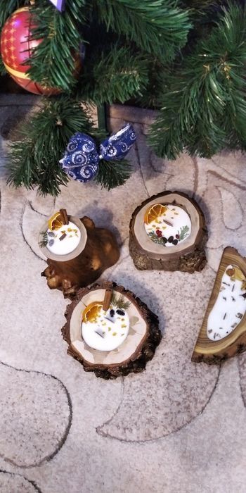 Свічки в дереві.