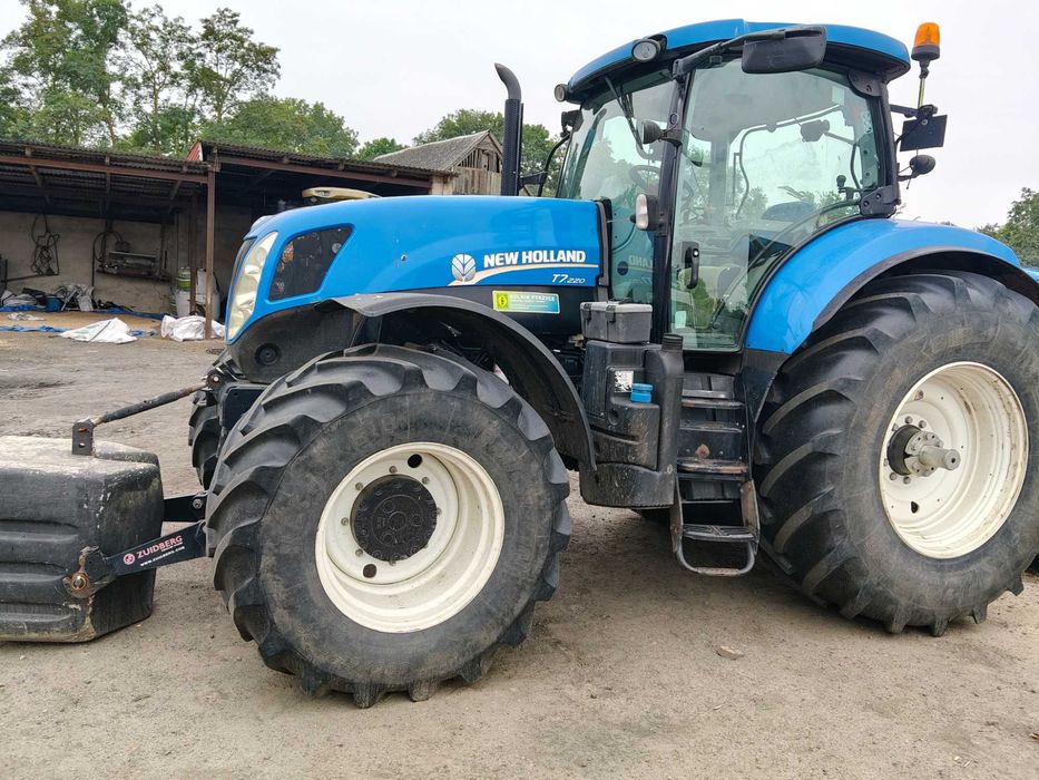 New holland t7 220