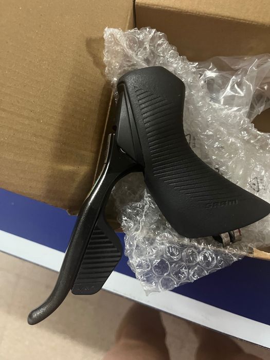 Manete. SRAM Force AXS 12v