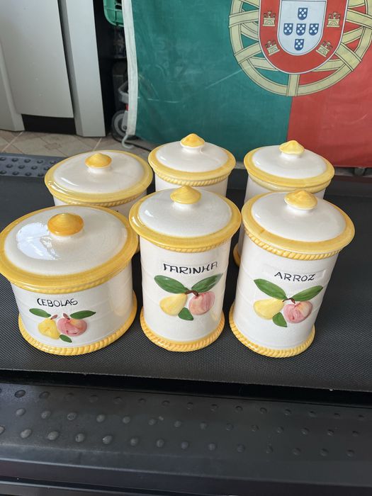 Potes de loica como novos