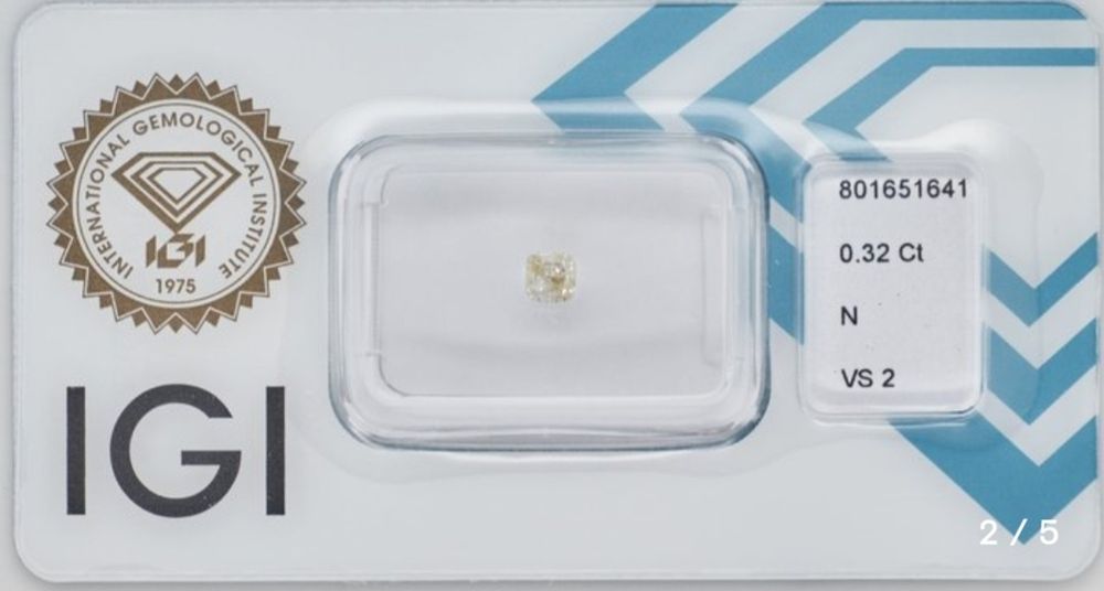 1 pcs Diamante
(Natural) - 0.32 ct - Almofada
(Natural) - 0.32 ct - Almofada