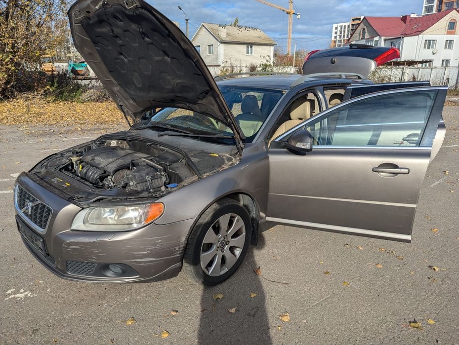 Розбираємо Volvo шрот V70 S80 XC70 P3 2 4d5 2 0b запчастини 2008 2016р