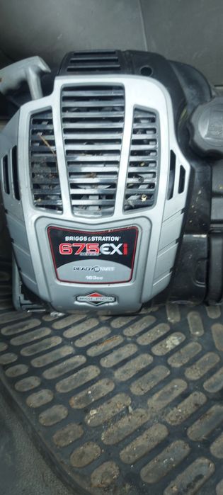 silnik do kosiarki Briggs & Stratton 675EXi Series™ o pojemności 163 cm³