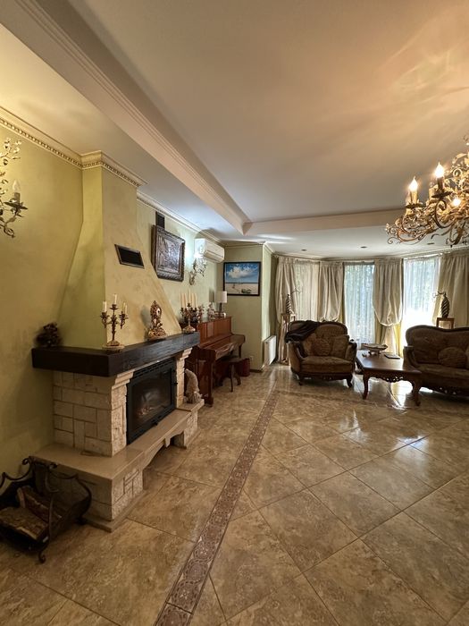 Будинок в класичному стилі. Для Родини в затишному місці біля моря.