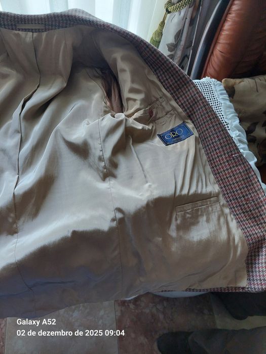 Casaco de homem em lã