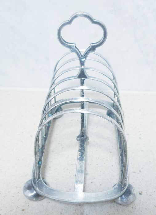 Antigo suporte para torradas inglês com banho em prata