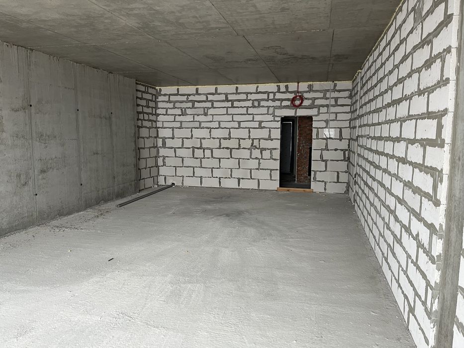 Продам комерційне приміщення під офіс в новому БЦ “Бізнес-Сіті”