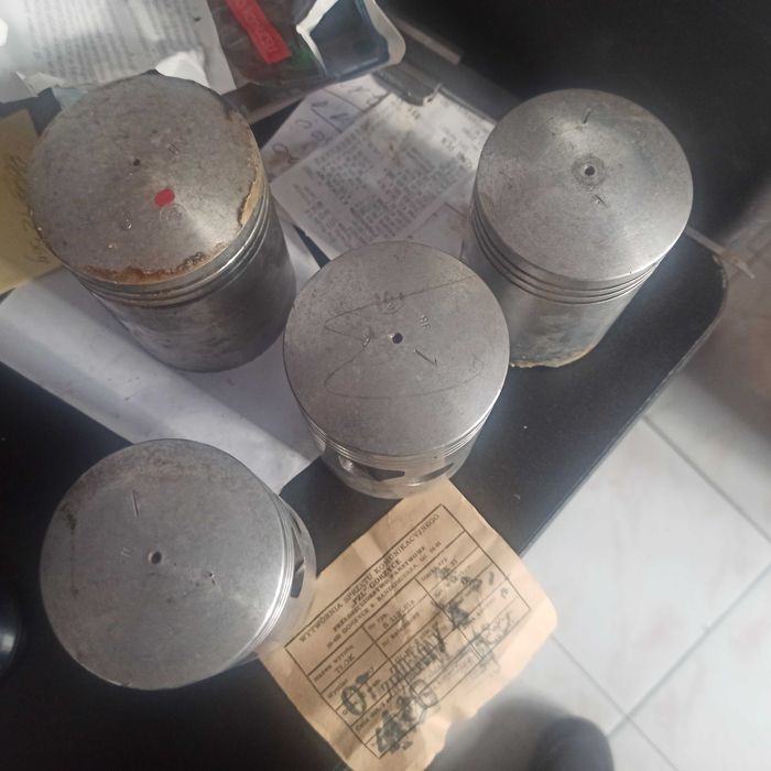 Tłoki  Syrena 105  102/szt/