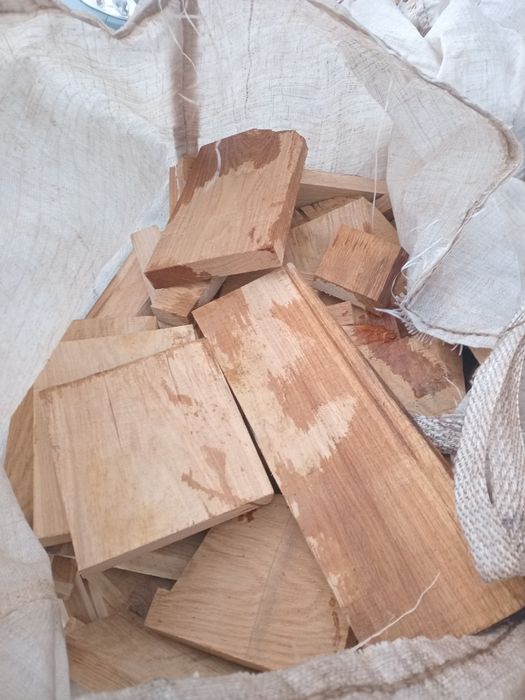 Дубові сухі дрова в бегах