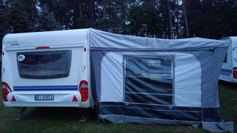 Przedsionek do przyczepy kempingowej