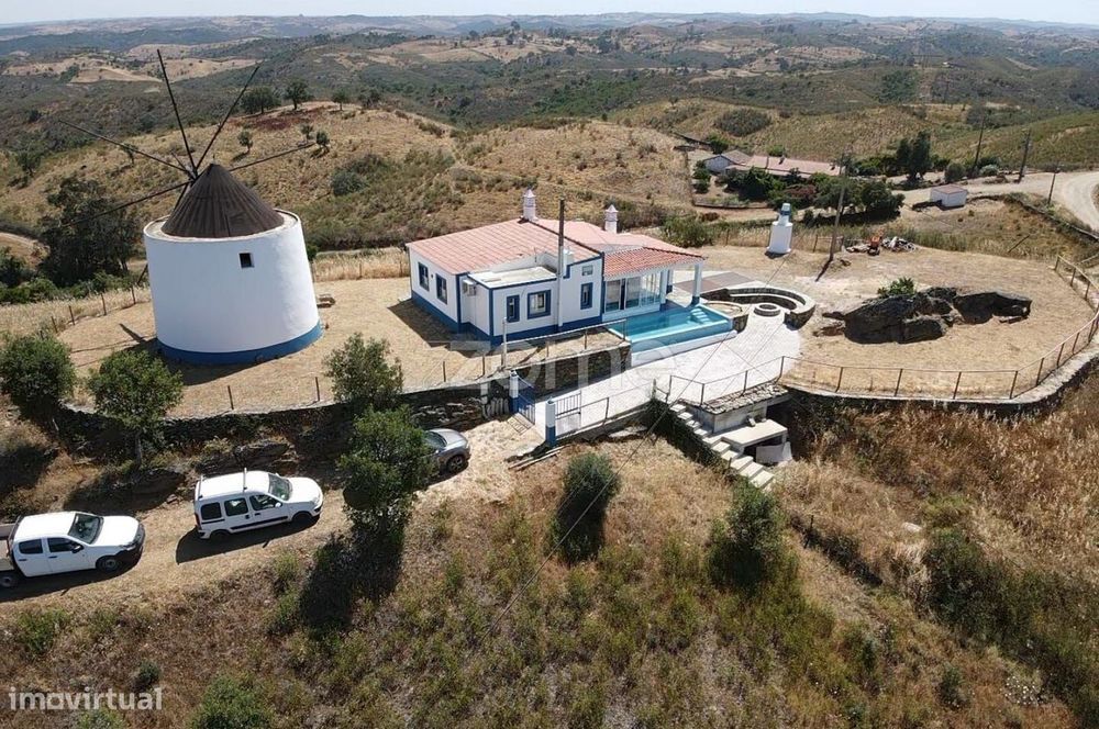 Quinta c/ 10.350m2, Moradia T2 + Moinho, em Santana da Serra