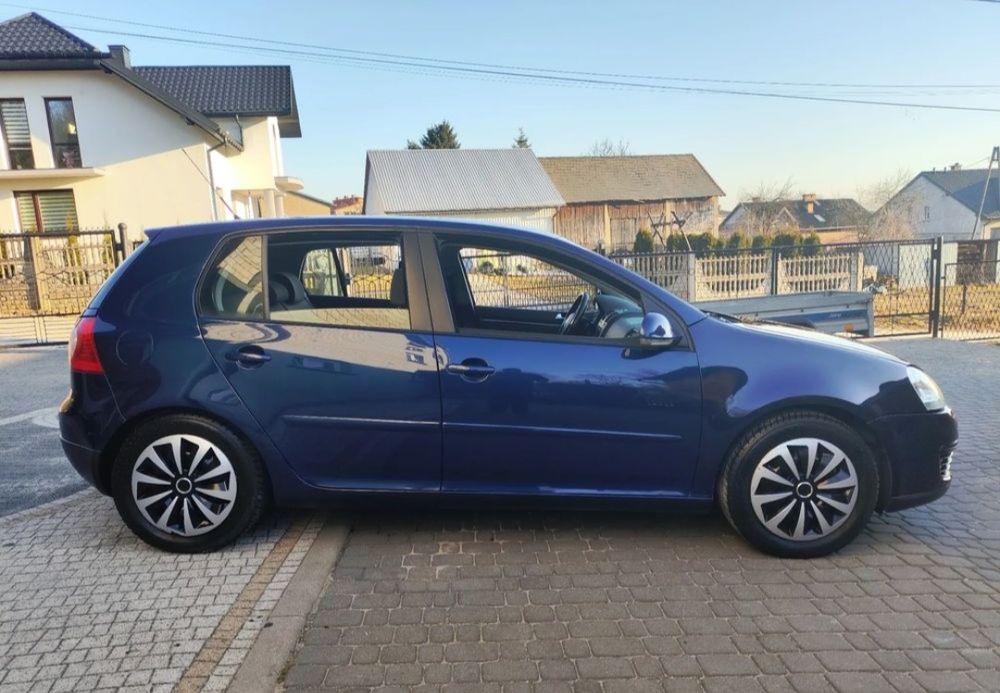 Volkswagen Golf 1.4 бензин 2006 рік